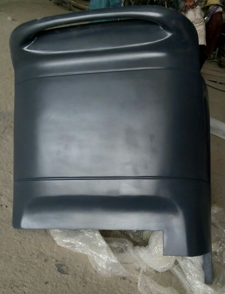 quay Universe mat sau