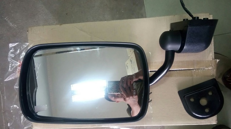 gương bên lái