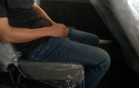 khoảng cách ghế