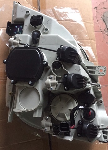 mat sau den pha universe