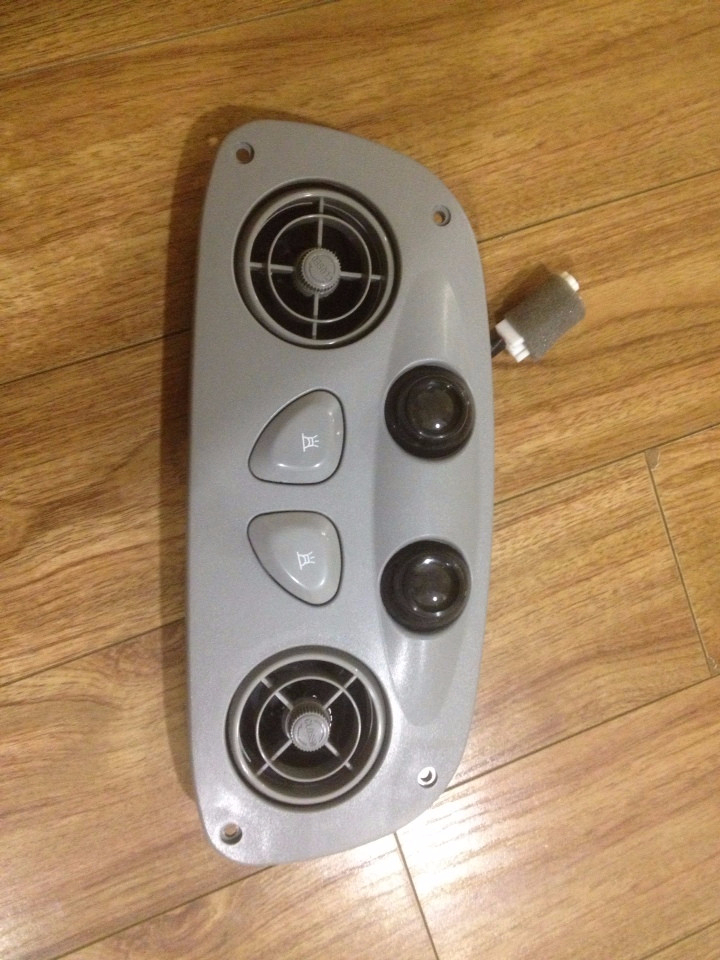 Cửa gió điều hòa có đèn County 92850 5A100