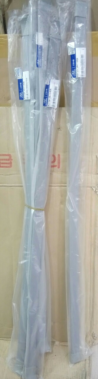 Nẹp trần xe County 837565A114IA