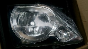 Đèn pha xe Hyundai County - 9210258100